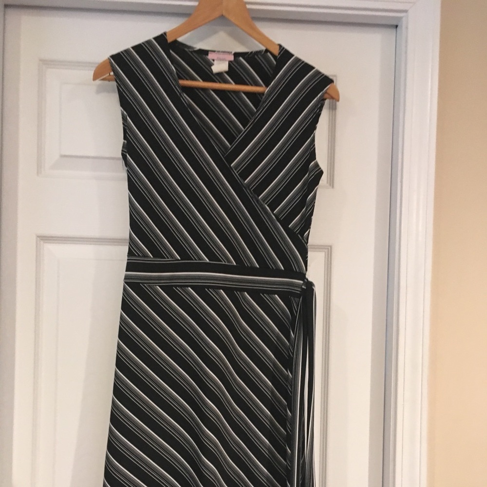 Sleeveless dress
